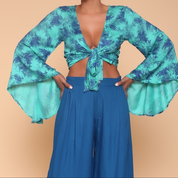 Boho-inspired style top Wide dolman sleeves - Picture 2 of 2